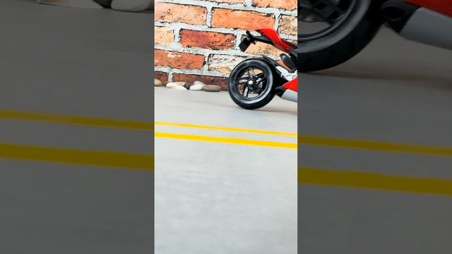 WOOOOOW!!!?? | Ducati 1199 Panigale | 1/12 DIECAST | MAISTO | CINEMATIC REVIEW BY MODEL CAR