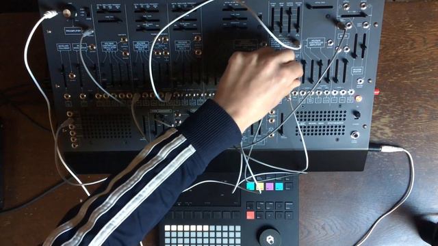Polyend Tracker & Arp 2600 M (no talking) смотреть онлайн