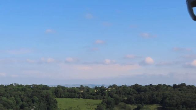 Timelapse of clouds over Westbury, Wiltshire on a brand new Canon SX70 HS. смотреть онлайн