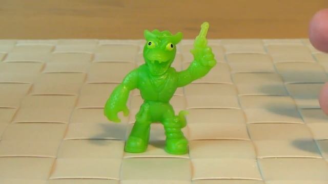 РЕСЛИНГ игрушки - МУТАНТЫ - Смертельная Битва МОНСТРОВ!!! Mutant Mania смотреть онлайн