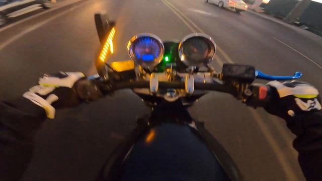 1 of 2. 2002 Suzuki Bandit 1200. Top speed run. 172mph! смотреть онлайн