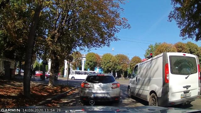 Garmin Dash Cam Mini Запись днем FullHD (1920x1080) смотреть онлайн