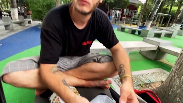 День 57-60. Как заработать в путешествии? Необычная еда Китая, лайфхаки и куча покупок! смотреть онлайн