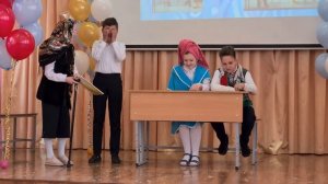 СЦЕНКА из жизни ШКОЛЬНИКОВ И их РОДИТЕЛЕЙ
