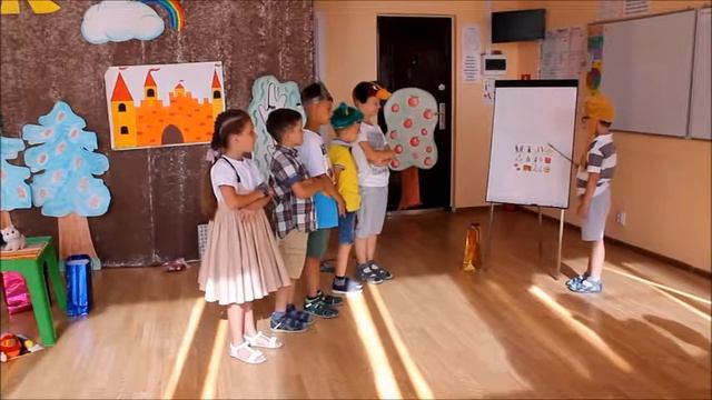 Театрализованное представление на английском языке Mrs Kangaroo’s school Княжева И.В. смотреть онлайн