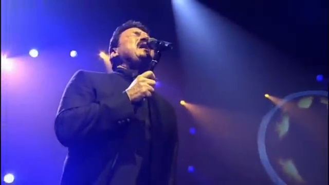 Toto - Caught in the Balance (Live in Paris 2007) смотреть онлайн