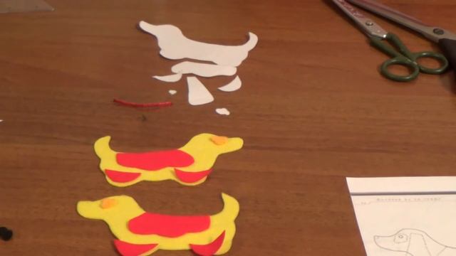 Видео мастер-класс: подвеска-собачка и брошь-собачка из фетра смотреть онлайн