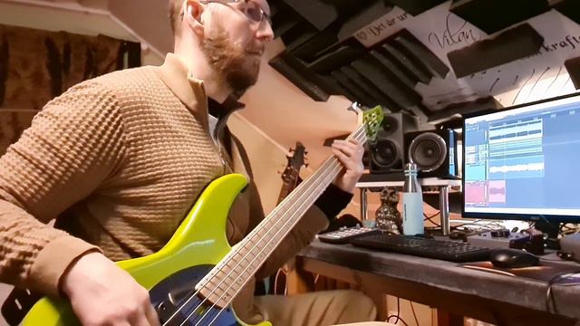 Bass Tone Comparison: Dingwall NG3 vs Ibanez BTB605 смотреть онлайн