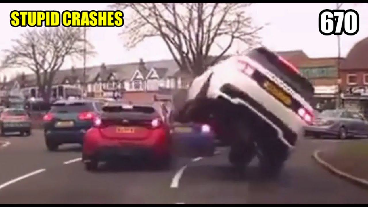Stupid driving mistakes 670 (January 2022 English subtitles) смотреть онлайн