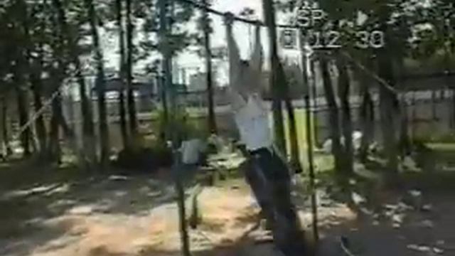 Турник. Подъём разгибом хватом сверху (