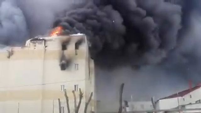 Горит торговый центр зимняя вишня в Кемерово смотреть онлайн