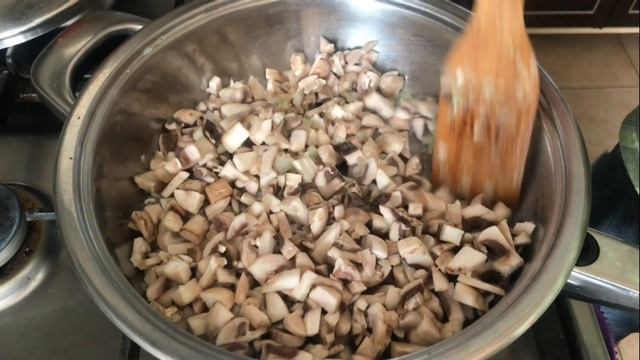 МИТБОЛЫ С ГРИБАМИ ПОД СЫРОМ смотреть онлайн