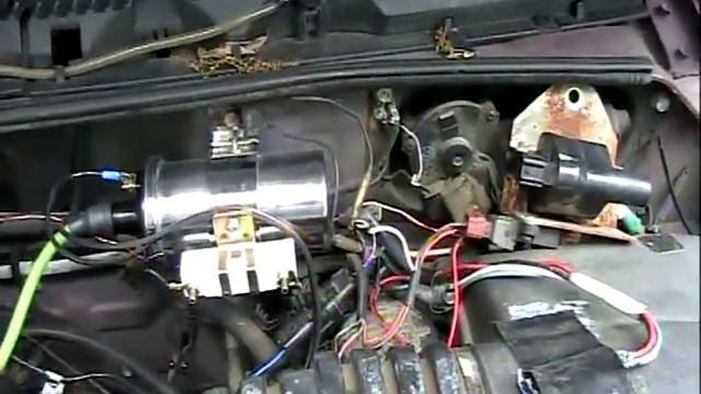 HHO Generator Installation on a GEO Tracker - Part 1 смотреть онлайн