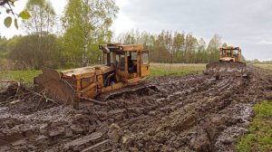 Бульдозер в деле - ЧТЗ  Т - 130  отвал с клыками