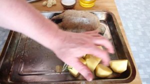 Дикая утка с картошкой в духовке
