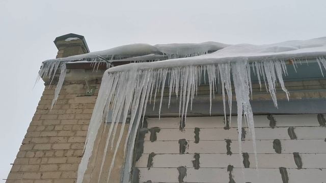 Эти сосульки говорят о необходимости устройства теплоизоляции смотреть онлайн