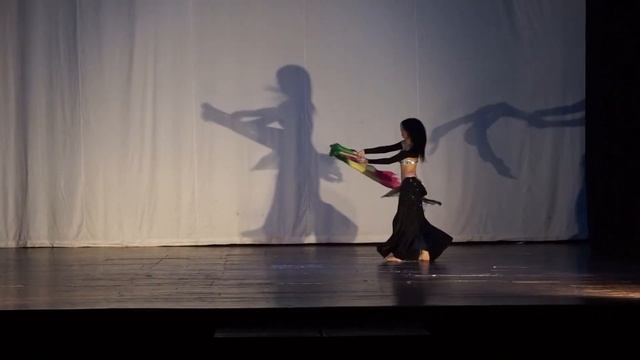Fan veils - Abanicos de seda - danza árabe - Raksa Studio смотреть онлайн