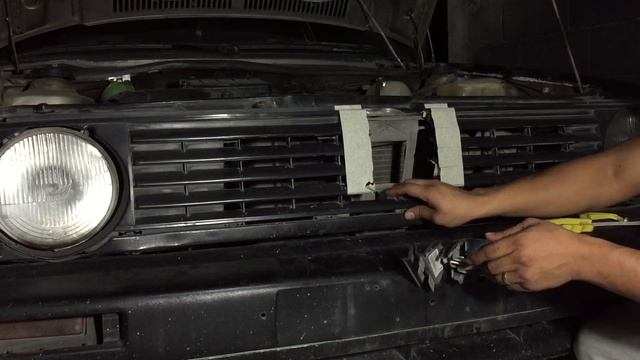 Como quitar el emblema de la parrilla de un golf mk2 restauracion parrilla estilo euro mk2 смотреть онлайн