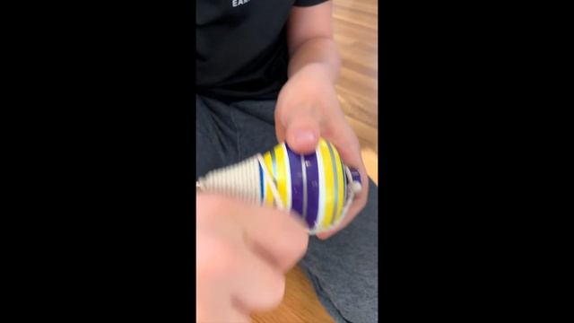 Beginner Spin Top - How to Use a Classic Mexican Wooden Toy Spinning Top with String Wind and Throw смотреть онлайн