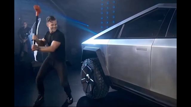 Почему разбилось стекло пикапа Tesla смотреть онлайн