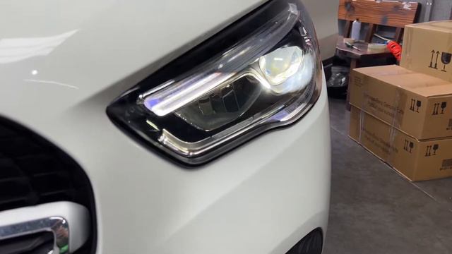 Installing Mercedes GLA 180 new headlights смотреть онлайн