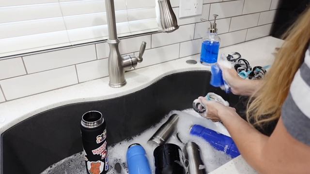 DIRTY KITCHEN CLEANING MOTIVATION // CLEANING MOM смотреть онлайн