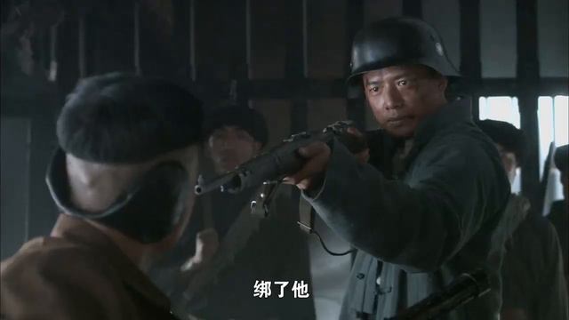 天门口的共产党发现了重大的秘密~地道 смотреть онлайн