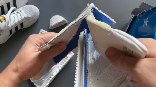 Разрезал оригинальные adidas Superstar за 8699 рублей и поддельные за 2000 рублей смотреть онлайн