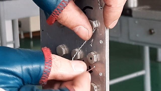 48. Выполнение контровки болтов. смотреть онлайн