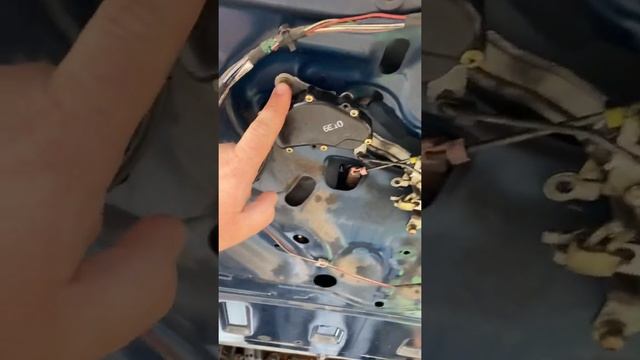 Toyota Granvia (KCH10) Faulty Rear Lock, HOW TO FIX!!