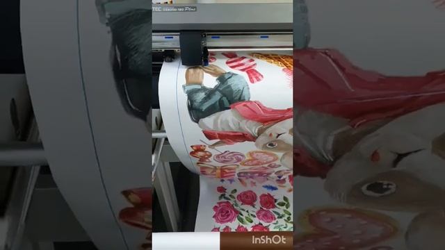 Вырезаем на плоттере интерьерные наклейки! смотреть онлайн