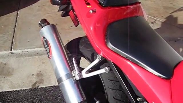 Honda CBR600 F4i Starting Up смотреть онлайн