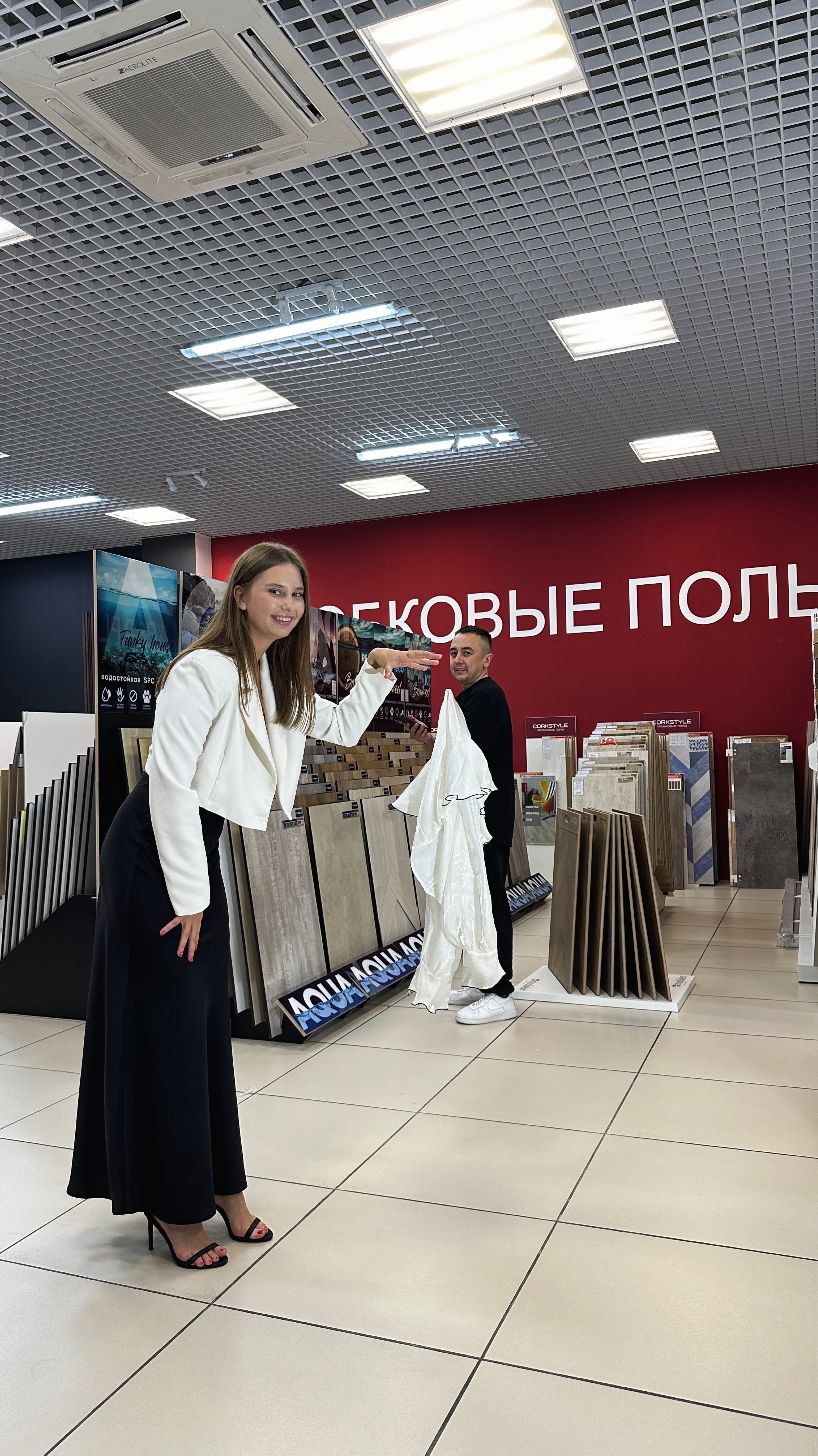 Вааау! Покупай SPC-плитку Bonkeel у нас в магазине и получай плинтус в подарок! 😍