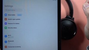 JBL Tune 525BT: Pair with 2 Devices at the same time - JBL Bluetooth Headphones Tutorial #jbl