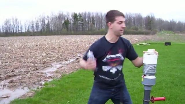 FIFA 06 versus Potato Launcher смотреть онлайн