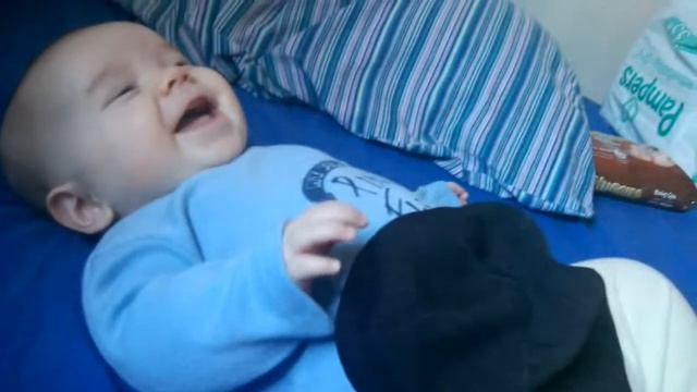 Летающая ермолка - הכיפה המעופפת смотреть онлайн