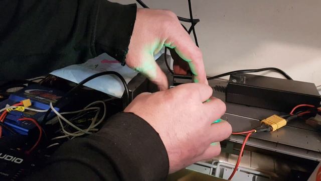 DJI PHANTOM 2 VISION PLUS BATTERY FIX NO LIGHT смотреть онлайн
