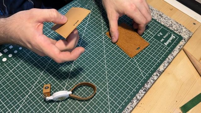 Бейдж для пропуска на шнурке - DIY Badge for a pass on a shoestring смотреть онлайн