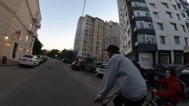 СКРЫВАЮСЬ ОТ ВОЕНКОМАТА В СКЕЙТПАРКЕ~БАБУЛЯ-ДОБРЯК смотреть онлайн