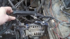 Первая Chevrolet Niva с компрессором SC-14 и сохраненным  кондиционером и гуром , но это не точно)