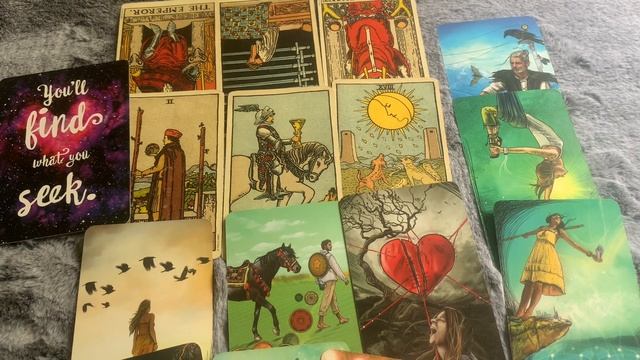 Chuyện tình cảm tới cuối năm, ai đang đến? #tarotreading #healing #thongdiepvutru #tarot смотреть онлайн