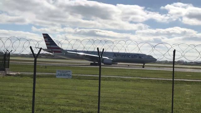 Private Jet/Tui 787 And American Airlines A330 Sunny Day At MAN! смотреть онлайн
