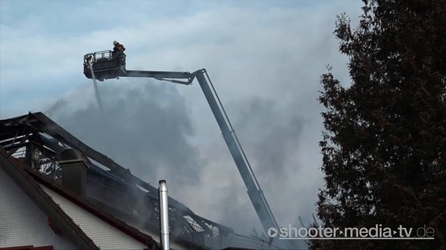 ? GROSSBRAND in BAIERSBRONN - ? FEUER in der TRAUBE TONBACH - [Blick von oben auf Brandstelle] [E смотреть онлайн