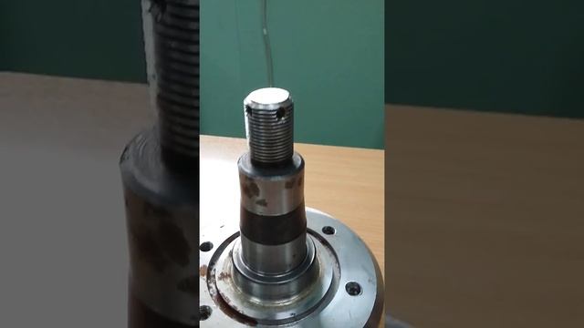 Гайка оси БДМ. Прорезная гайка М27х2 нестандартная резьба смотреть онлайн