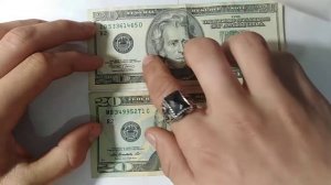 20 долларов США старого и нового образца
