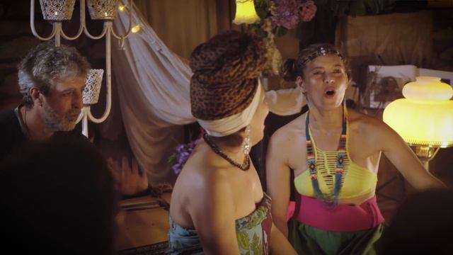 PALOMA DEL CERRO ft LA CHARO - Curandera curando (Planta y Canta) смотреть онлайн