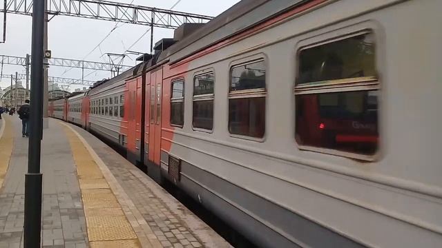 ЭД4М - 0420 СПБ - Поселок (комфорт) отправляется с Витебского вокзала