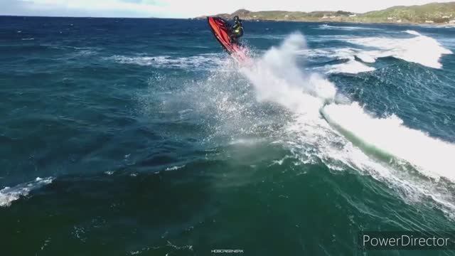 Против волн на гидроцикле смотреть онлайн