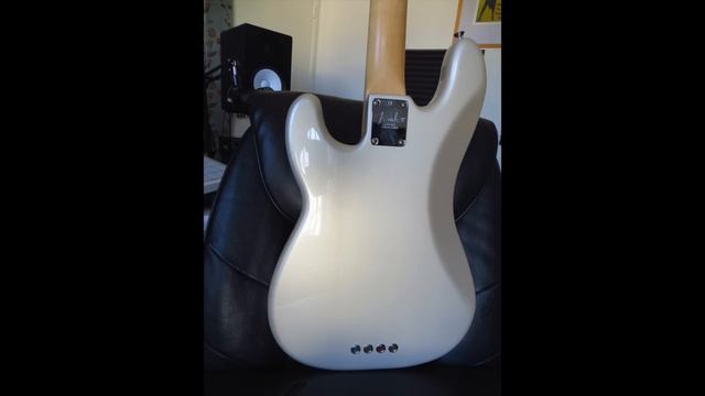 Fender Precision Bass TEST Flat Wound Strings & Chromes (HQ) смотреть онлайн