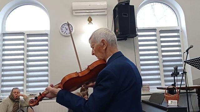 Брат Маркуц прославляє Господа на скрипці. 19.12.21 смотреть онлайн